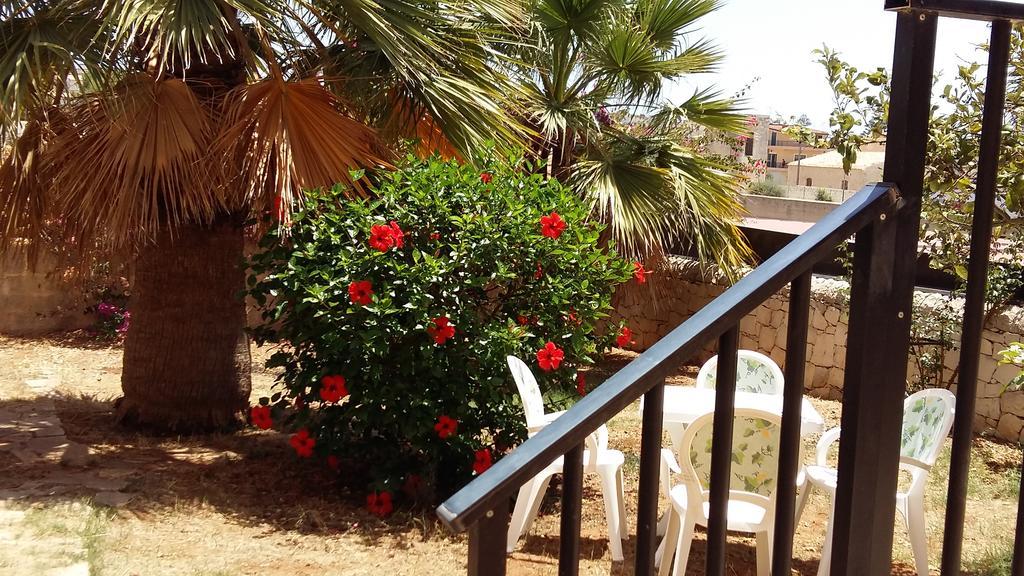 Hibiscus Rosso Villa Donnalucata  Eksteriør billede
